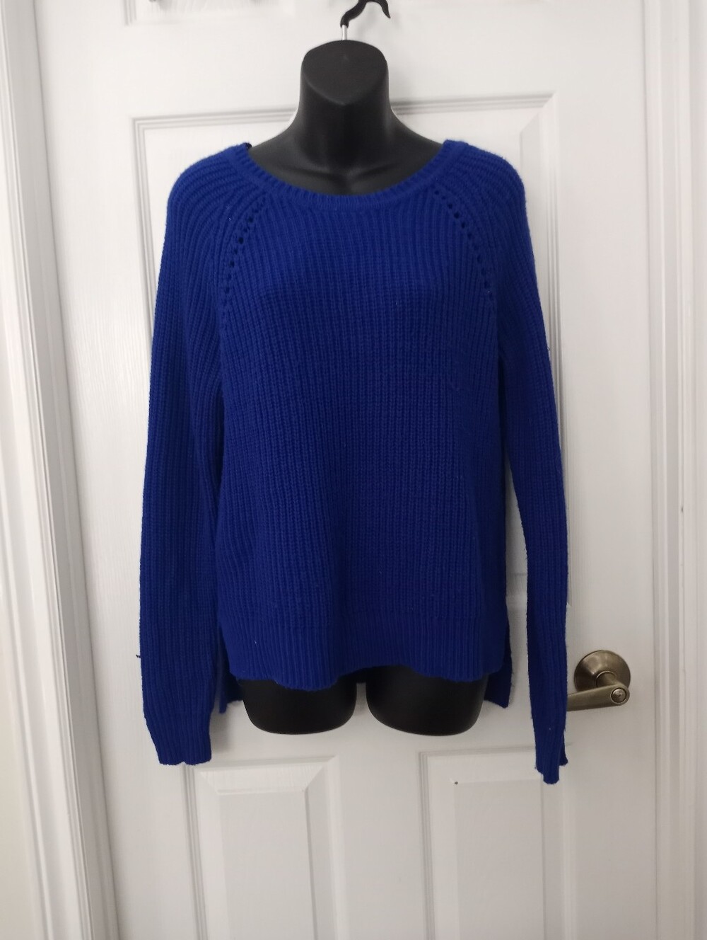 👠FOREVER 21 Rear Zip Sweater👠